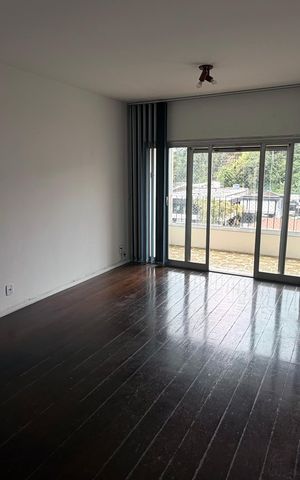 Apartamento para alugar com 100m², 2 quartos e 1 vagaSalas
