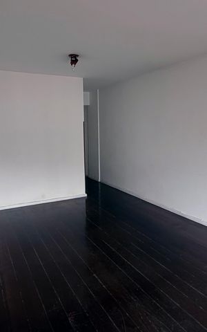 Apartamento para alugar com 100m², 2 quartos e 1 vagaSalas