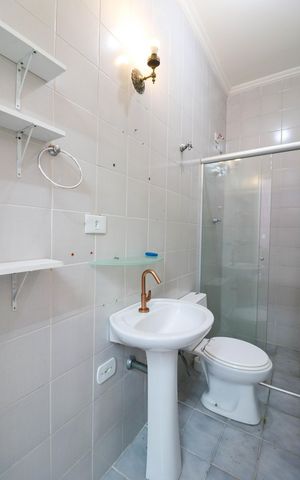 Casa para alugar com 300m², 5 quartos e 2 vagas Casa para alugar com 300m², 5 quartos e 2 vagasBanheiro edícula