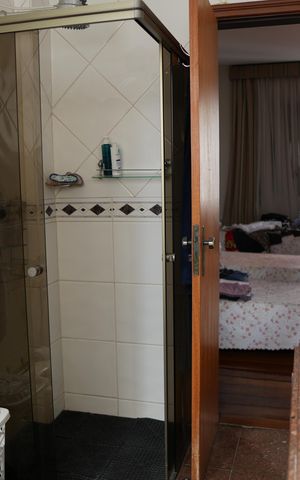 Apartamento à venda com 311m², 6 quartos e 4 vagasBanheiro da Suíte 2