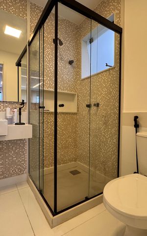 Casa de condomínio para alugar com 280m², 4 quartos e 3 vagas Casa de condomínio para alugar com 280m², 4 quartos e 3 vagasSuíte 1 - Banheiro