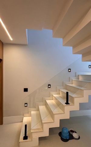 Casa de condomínio para alugar com 280m², 4 quartos e 3 vagas Casa de condomínio para alugar com 280m², 4 quartos e 3 vagasSala