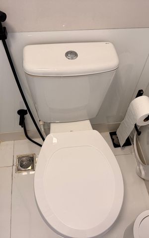 Casa de condomínio para alugar com 280m², 4 quartos e 3 vagas Casa de condomínio para alugar com 280m², 4 quartos e 3 vagasSuíte 1 - Banheiro