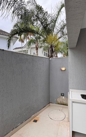 Casa de condomínio para alugar com 280m², 4 quartos e 3 vagas Casa de condomínio para alugar com 280m², 4 quartos e 3 vagasÁrea de Serviço