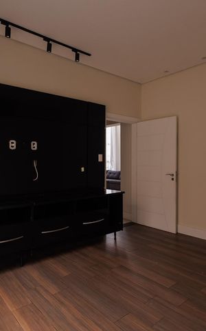 Casa de condomínio para alugar com 286m², 3 quartos e 4 vagas Casa de condomínio para alugar com 286m², 3 quartos e 4 vagasSala de TV