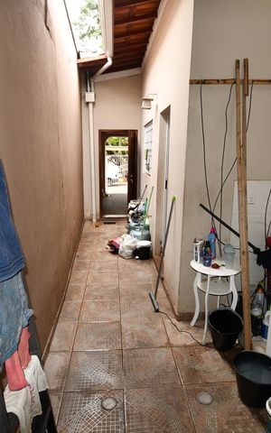 Casa à venda com 180m², 3 quartos e 2 vagasÁrea de Serviço