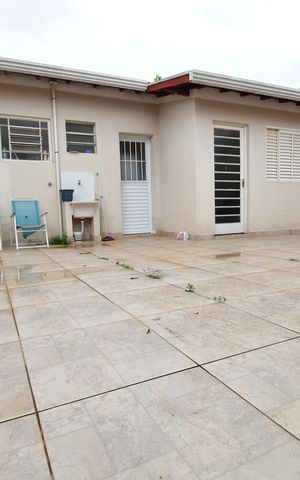 Casa à venda com 180m², 3 quartos e 2 vagasQuintal