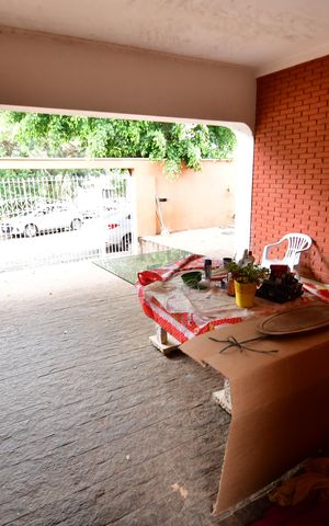 Casa à venda com 180m², 3 quartos e 2 vagasGaragem