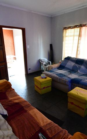 Casa à venda com 180m², 3 quartos e 2 vagasSala