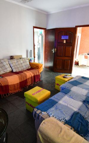 Casa à venda com 180m², 3 quartos e 2 vagasSala