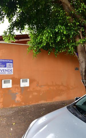 Casa à venda com 180m², 3 quartos e 2 vagasFachada / Placa