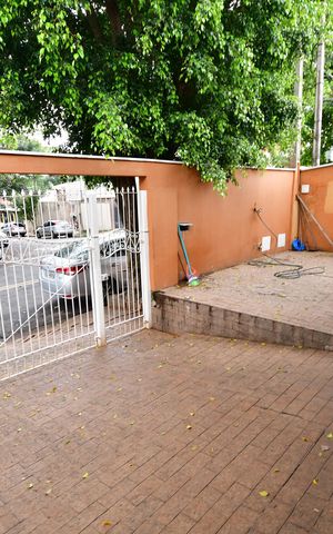 Casa à venda com 180m², 3 quartos e 2 vagasQuintal