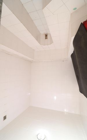 Casa de condomínio para alugar com 747m², 10 quartos e 8 vagasSauna