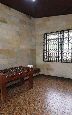 Casa de condomínio para alugar com 747m², 10 quartos e 8 vagasQuarto de jogos