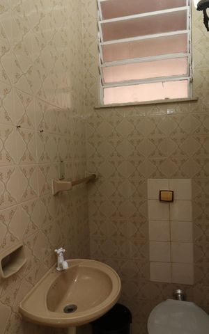 Casa de condomínio para alugar com 747m², 10 quartos e 8 vagasBanheiro social 3