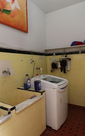 Casa de condomínio para alugar com 747m², 10 quartos e 8 vagasLavanderia