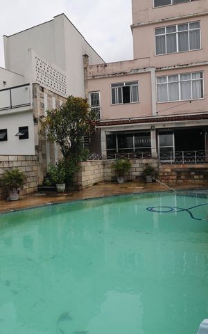 Casa de condomínio para alugar com 747m², 10 quartos e 8 vagasÁrea Piscina