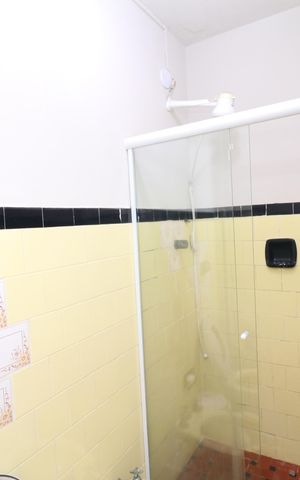 Casa de condomínio para alugar com 747m², 10 quartos e 8 vagasBanheiro de serviço