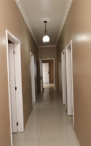 Casa de condomínio para alugar com 747m², 10 quartos e 8 vagasCorredor