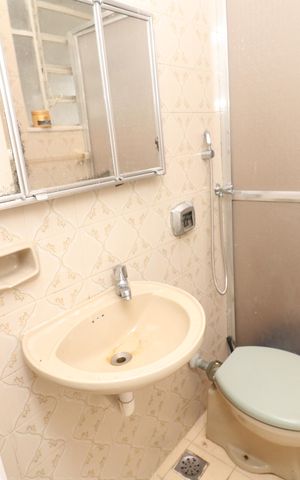 Casa de condomínio para alugar com 747m², 10 quartos e 8 vagasBanheiro da Suíte 2