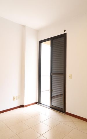 Apartamento para alugar com 162m², 4 quartos e 2 vagasQuarto 4 - Suíte