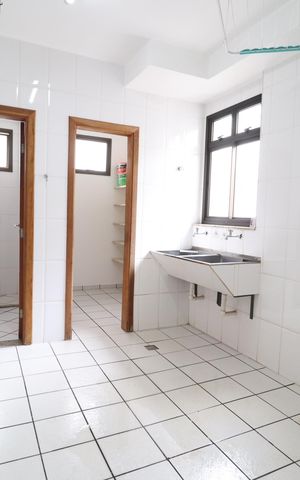 Apartamento para alugar com 162m², 4 quartos e 2 vagasÁrea de Serviço