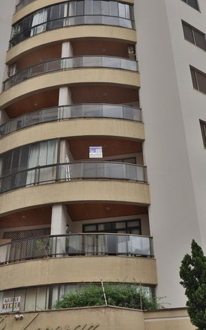 Apartamento para alugar com 162m², 4 quartos e 2 vagasPlaquinha