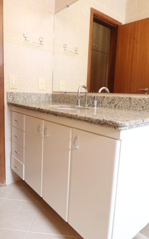 Apartamento para alugar com 162m², 4 quartos e 2 vagasBanheiro do Quarto 4