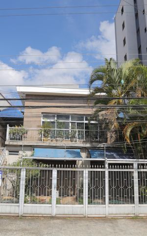 Casa à venda com 500m², 4 quartos e 6 vagas Casa à venda com 500m², 4 quartos e 6 vagasPlaca colocada dia 16/10( PXZV-1502)
