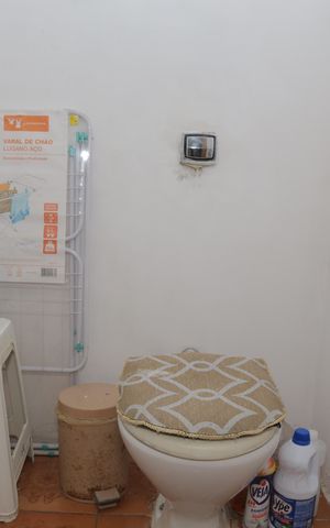 Casa à venda com 500m², 4 quartos e 6 vagas Casa à venda com 500m², 4 quartos e 6 vagasBanheiro/ área de serviço