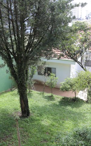 Casa à venda com 500m², 4 quartos e 6 vagas Casa à venda com 500m², 4 quartos e 6 vagasVista da área da churrasqueira