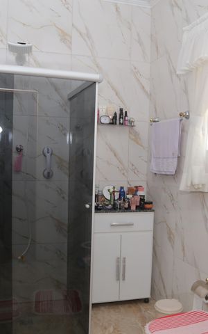 Casa à venda com 500m², 4 quartos e 6 vagas Casa à venda com 500m², 4 quartos e 6 vagasSuite quarto 4