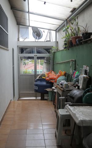 Casa à venda com 500m², 4 quartos e 6 vagas Casa à venda com 500m², 4 quartos e 6 vagasQuintal