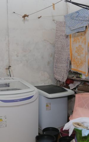 Casa à venda com 500m², 4 quartos e 6 vagas Casa à venda com 500m², 4 quartos e 6 vagasÁrea de Serviço