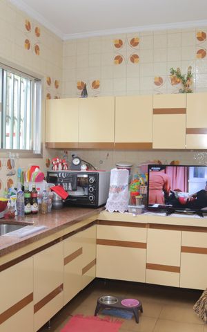 Casa à venda com 500m², 4 quartos e 6 vagas Casa à venda com 500m², 4 quartos e 6 vagasCozinha