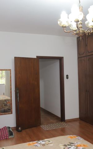 Casa à venda com 500m², 4 quartos e 6 vagas Casa à venda com 500m², 4 quartos e 6 vagasQuarto 4