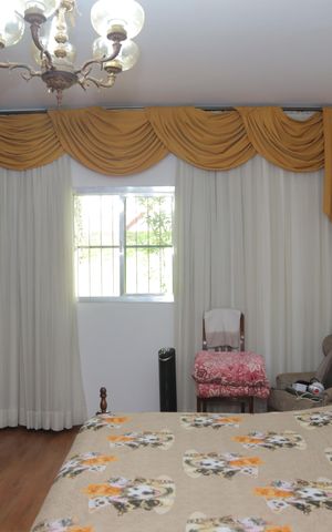 Casa à venda com 500m², 4 quartos e 6 vagas Casa à venda com 500m², 4 quartos e 6 vagasQuarto 4