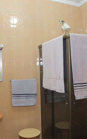 Casa à venda com 500m², 4 quartos e 6 vagas Casa à venda com 500m², 4 quartos e 6 vagasBanheiro
