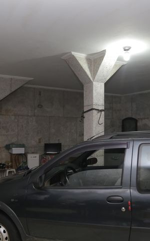 Casa à venda com 500m², 4 quartos e 6 vagas Casa à venda com 500m², 4 quartos e 6 vagasGaragem