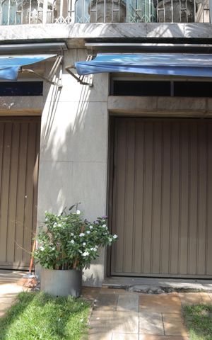 Casa à venda com 500m², 4 quartos e 6 vagas Casa à venda com 500m², 4 quartos e 6 vagasFachada