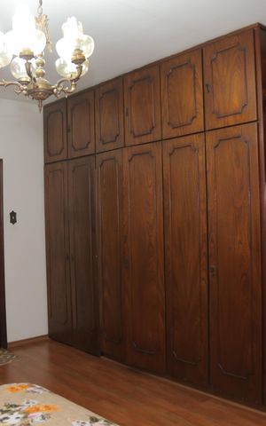 Casa à venda com 500m², 4 quartos e 6 vagas Casa à venda com 500m², 4 quartos e 6 vagasQuarto 4