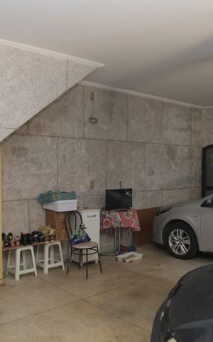 Casa à venda com 500m², 4 quartos e 6 vagas Casa à venda com 500m², 4 quartos e 6 vagasGaragem