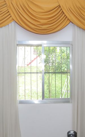 Casa à venda com 500m², 4 quartos e 6 vagas Casa à venda com 500m², 4 quartos e 6 vagasJanela quarto 4