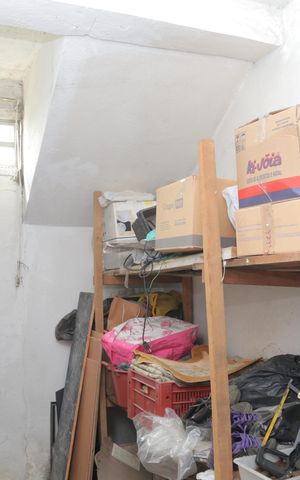 Casa à venda com 500m², 4 quartos e 6 vagas Casa à venda com 500m², 4 quartos e 6 vagasDespensa