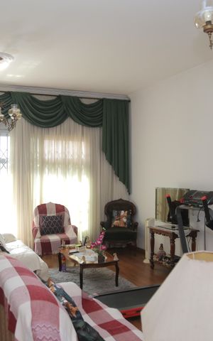 Casa à venda com 500m², 4 quartos e 6 vagas Casa à venda com 500m², 4 quartos e 6 vagasSala