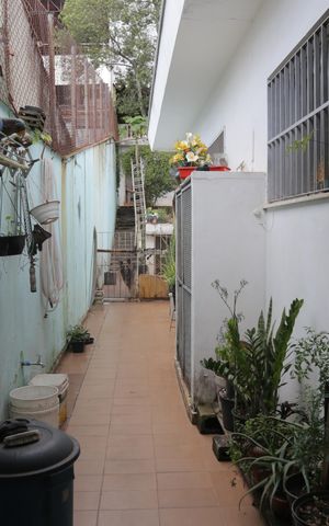 Casa à venda com 500m², 4 quartos e 6 vagas Casa à venda com 500m², 4 quartos e 6 vagasQuintal