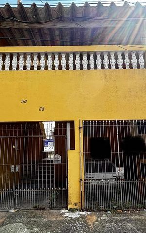 Casa para alugar com 125m², 2 quartos e 1 vaga Casa para alugar com 125m², 2 quartos e 1 vagaFachada