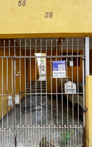 Casa para alugar com 125m², 2 quartos e 1 vaga Casa para alugar com 125m², 2 quartos e 1 vagaFachada