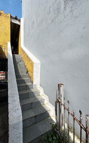 Casa para alugar com 125m², 2 quartos e 1 vaga Casa para alugar com 125m², 2 quartos e 1 vagaEscada