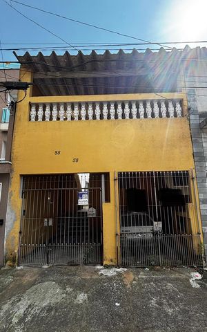 Casa para alugar com 125m², 2 quartos e 1 vaga Casa para alugar com 125m², 2 quartos e 1 vagaFachada